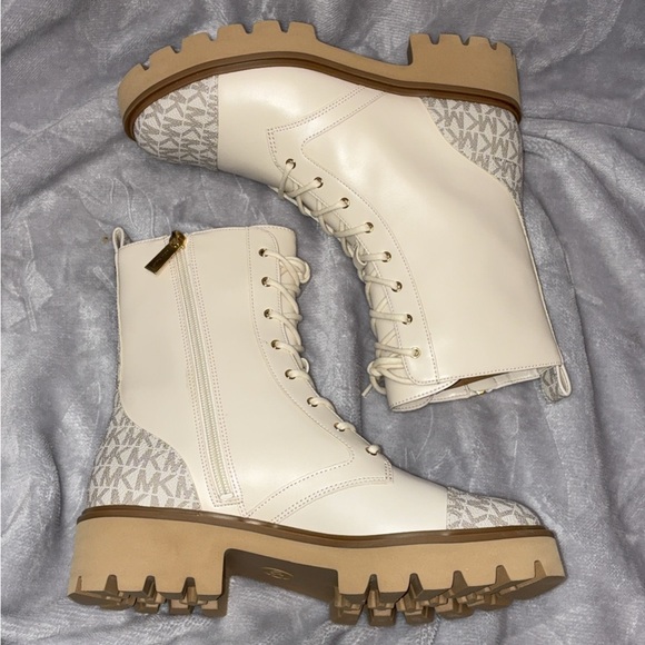 Michael Kors Signature Combat Boots in Vanilla, Women’s Size 8, New in Box - Picture 7 of 9